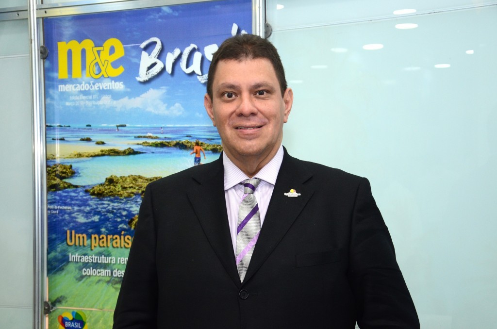René Contreras, da República Dominicana