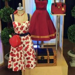 Branca de Neve e atrações são tema das roupas. Branca de Neve e atrações são tema das roupas.