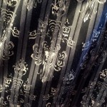 Alguns vestidos são inspirados em atrações da Disney, como a Haunted Mansion. Alguns vestidos são inspirados em atrações da Disney, como a Haunted Mansion.