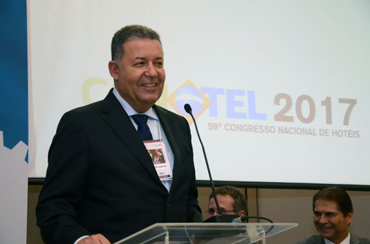 FBHA comemora 'acerto' ao fortalecer turismo com transformação da Embratur Alexandre Sampaio, presidente da FBHA
