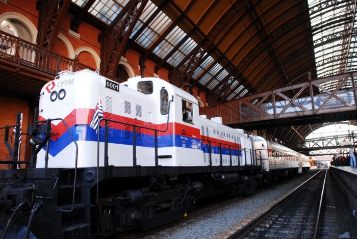 Expresso Turístico Italiano é opção de passeio em São Paulo; veja A viagem tem duração de 1h30 e é realizada ao longo da atual Linha 7-Rubi, primeira estrada de ferro implantada em 1867 pela antiga São Paulo Railway (Foto: CPTM)