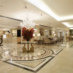 Lobby moderno e clean