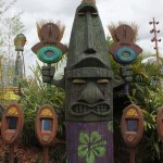 Próximo aos brinquedos, visitantes marcam horário no totem