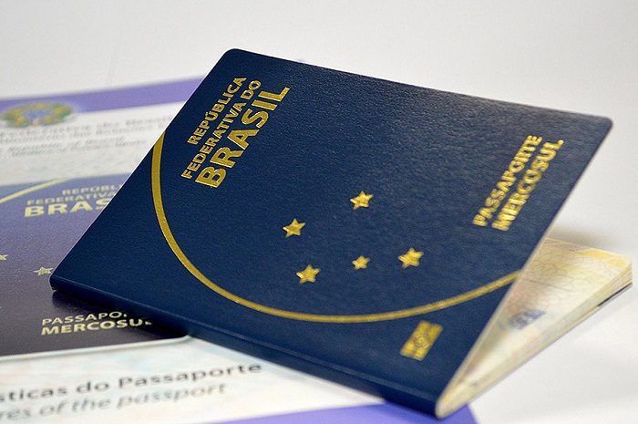 Temer sanciona verba para emissão de passaportes 1 A emissão dos passaportes pela PF está suspensa desde o final de junho