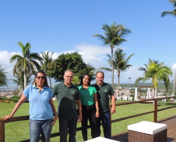Porto Seguro Eco Bahia Hotel anuncia novos gerentes 1 Alexandre, Alessandra, Hélio de Paula e Solange.