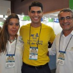 Aroldo Silva, da CVC, entre Alessandra Quaresma e Donizete Soares, do Porto Seguro Praia Resort Aroldo Silva, da CVC, entre Alessandra Quaresma e Donizete Soares, do Porto Seguro Praia Resort