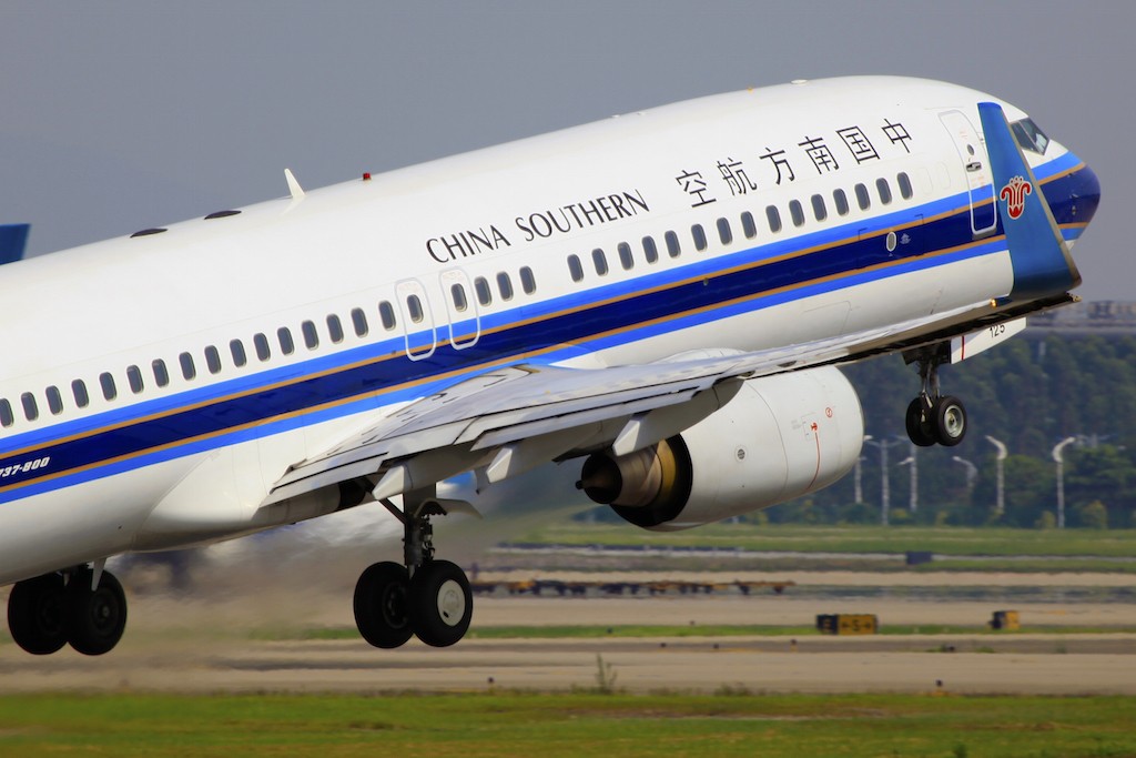 Aéreas chinesas já voltaram a operar 90% dos voos domésticos 1 B-5125_-_China_Southern_Airlines_-_Boeing_737-83NWL_-_CAN_89278574141