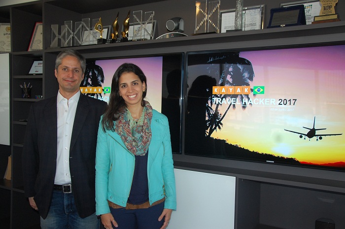 Kayak aponta que São Paulo é o destino mais pesquisado pelos viajantes brasileiros 1 O Country Manager do Kayak no Brasil, Eduardo Fleury, ao lado da marketing manager, Adriana Maia, durante a divulgação do relatório anual