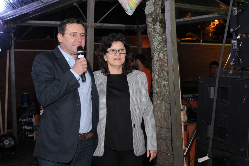 RN realiza segunda edição da Noite Potiguar em Foz 1 Adélio Dermeteko, gerente Geral das Cataratas do Iguaçu S,A e Ana Maria Costa, presidente da Emprotur (Foto: Marcos Arruda)