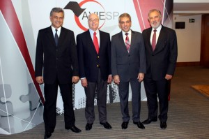 Joaquim Domingos, da Azul, Francisco Leme, da Abav, Fernando Santos, presidente da Aviesp, e Celso Guelf, da GTA