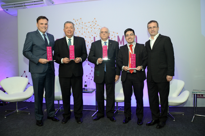 ABIH e FBHA pedem igualidade tributária com Airbnb 1 João Bueno, da ABR, Alexandre Sampaio, da FBHA, Dilson Jathay, da ABIH Nacional, Murilo Arakaki, da Arakaki Advogados, e Luigi Roturno, da ABR (Fotos: Eric Ribeiro)