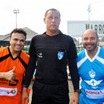 O árbitro assistente, Carlaile Barbosa, entre Ravison Souza, da Aéreo Tur, e Marcelo Restivo, da Tivoli Tur