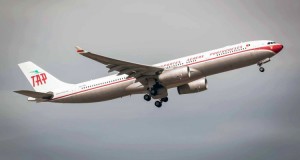 Confins recebe o A330-300 da TAP com pintura retrô; veja vídeo 1 TAP-A330-300-CS-TOV-24jun17-©CarlosSilva