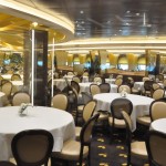 Um corredor separa os restaurantes L'Olive D'oro, de comida italiana, e L'Olive D'oré, de comida Francesa, que juntos contam com 912 lugares