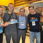 Claudio e Denise Del Bianco, da Del Bianco, recebem o prêmio de Ana Helena, do Porto de Galinhas Praia Resort, Adailton Feitosa, presidente da Empetur, e Otaviano Maroja, presidente do Porto de Galinhas CVB Claudio e Denise Del Bianco, da Del Bianco, recebem o prêmio de Ana Helena, do Porto de Galinhas Praia Resort, Adailton Feitosa, presidente da Empetur, e Otaviano Maroja, presidente do Porto de Galinhas CVB