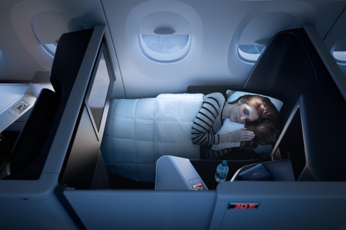 Delta abre vendas das novas cabines One Suite e Premium Select do A350 1 A nova cabine, Delta One Suite, irá estrear junto da nova aeronave A350, recém adquirida pela aérea americana (Foto: Divulgação)