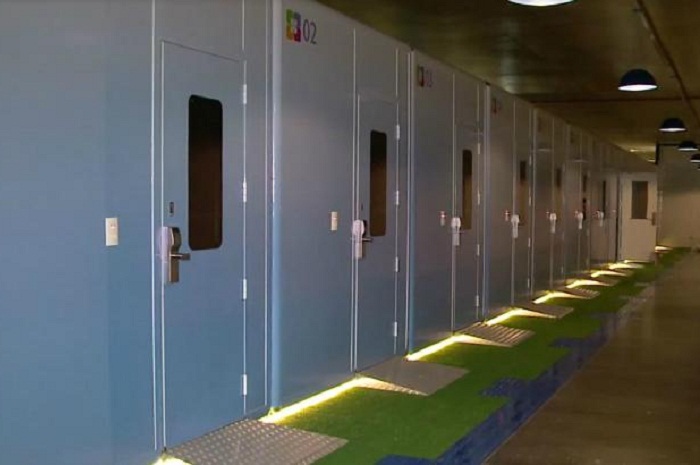 Rodoviária em Recife (PE) oferece serviço de "Hotel Box"; veja 1 Para a construção das cabines, a empresa responsável, Soneca Napbox, investiu cerca de R$ 1 milhão (Foto: Reprodução/TV Jornal)