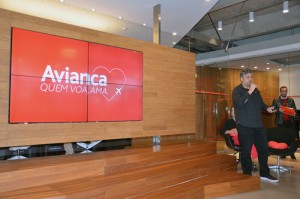 "Quem voa, ama" é o tema da nova campanha da Avianca; conheça Adriano Matos, diretor de criação da Grey, explicou como a campanha foi criada