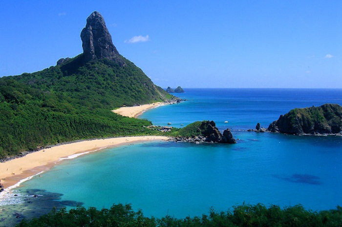 Destinos como Fernando de Noronha, em Pernambuco adotaram soluções para combater a superlotação de turistas