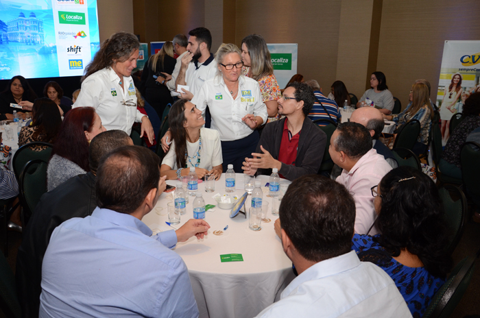 Speed Networking: a dinâmica rodada de negócios do Roadshow M&E Nacional 3 Mari e Rosa Masgrau, do M&E