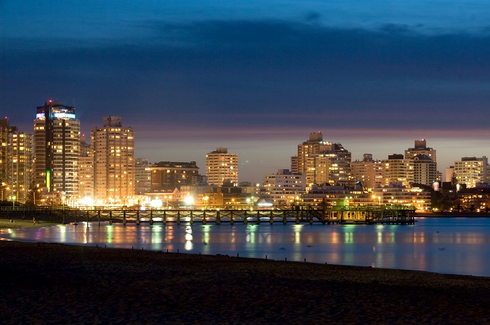 Punta Del Este tem programação especial em celebração aos 110 anos Punta Del Este passou a se promover como destino internacional na década de 40, quando hotéis, restaurantes e casas noturnas passaram a se instalar na região (Foto: Divulgação)