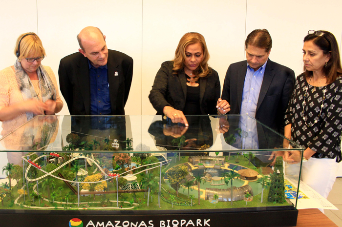 VP da Disney visita o Amazonas Oreni Braga, presidente da Amazonastur apresentando o projeto do Bioparque