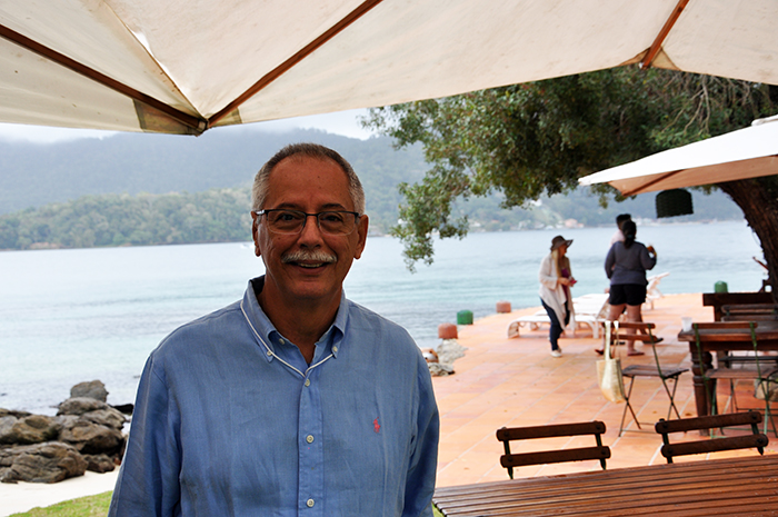 Carlos Vasconcelos deixa a TurisAngra 1 Carlos Vasconcelos foi um dos responsáveis pelo fomento do turismo na região de Angra dos Reis no último ano
