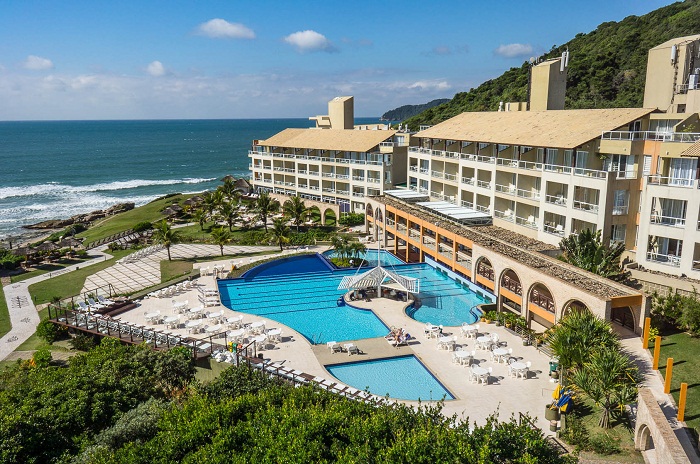 O Costão do Santinho Resort recebeu a placa de reconhecimento Gold Crown. O prêmio é destinado aos empreendimentos afiliados que cumprem com os mais rígidos e altos padrões de qualidade definidos pela RCI.