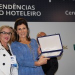 Homenagem da ABIH-SC a empresaria Maria Marlene Paludo Homenagem da ABIH-SC a empresaria Maria Marlene Paludo