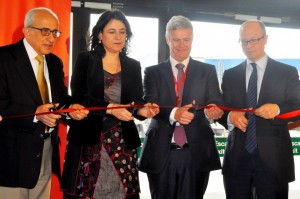 Avianca Brasil realiza voo inaugural para Santiago com 227 passageiros a bordo; fotos 1 José Efromovich, da Avianca, Javiera Cruz, subsecretária de Turismo do Chile, Nicolas Claude, gerente do Aeroporto, e Jaime Binder, da Junta de Aeronáutica Civil,