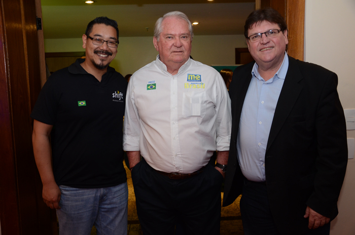 Coquetel e sorteio de brindes finalizam 4ª etapa do Roadshow M&E Nacional; veja fotos 1 Marcel Ito, da Shift, Roy Taylor, do M&E, e Fernando Ferrero, da Bahiatursa