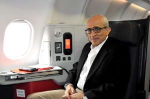 O fundador da Avianca, José Efromovich, embarcou para o voo inaugural