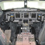 O mock-up conta com uma recriação do cockpit dos pilotos O mock-up conta com uma recriação do cockpit dos pilotos