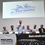 O prefeito de Angra com autoridades