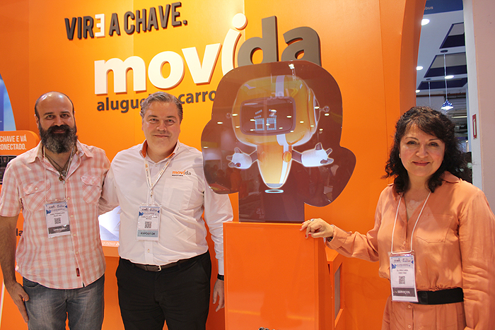 Movida inova com atendente holográfico; entenda Charles Sperandio, CMO da Movida, com João Rodrigues e Gloria Lara, da video Engenharia