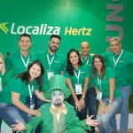 Equipe no estande da Localiza