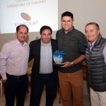 Marcelo Paolilo e Michael Bonilha, da Flytour Viagens também foram premiados na categoria "Operadoras"