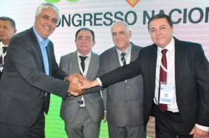 Paulo Octavio, da Reed, Manoel Linhares e Dilson Jatahy, da ABIH Nacional, e Eliseu Barros, da ABIH-CE