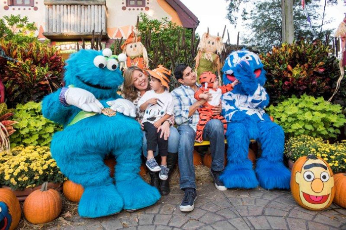 Busch Gardens Tampa tem evento de halloween especial para crianças Evento temático com personagens do Sesame Street acontece aos fins de semana de outubro