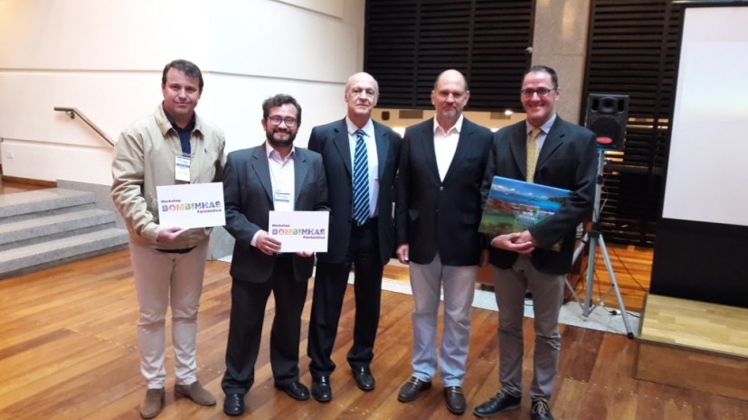 Antônio Carlos Lopes, da Casa do Turista, Horácio Suárez, da Rádio Nacional La Rioja, João Solano Carneiro da Cunha, Cônsul Geral, Valdir Eschenberg, Secretário de Turismo de Bombinhas, e Marcelo Caretti, do Setor de Promoção do Consulado