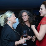 Adriana Cavalcanti conversando com Rosa e Mari Masgrau, do M&E