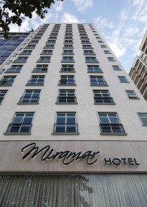 Hotel Miramar, uma marca com diferenciais na rede Windsor; veja fotos Fachada do hotel