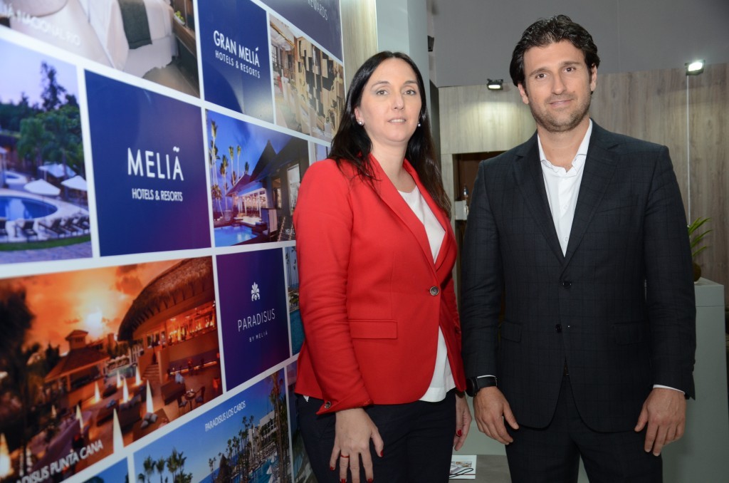 Laura Matajurc, do Melia Iguaçu, e Fernando Gagliardi, diretor de Vendas para o Brasil do Meliã Hotels International