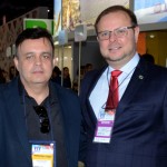 Osny Maciel Junior, do Sibara Flat Hotel, e Vinicius de Luca Filho, secretário Municipal de Turismo, Tecnologico e Desenvolvimento Econômico de Florianopolis