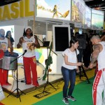 Público final animado com o estande do Brasil