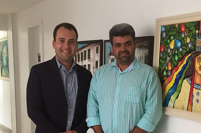 Maceió e Porto Seguro firmam parceria para cooperação técnica no Turismo Secretários Jair Galvão e Richard Alves.jpeg