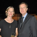 Bergljot Pont-Schamaun, esposa do Cônsul, e Jean-Marc Pouchol, da AirFrance KLM Bergljot Pont-Schamaun, esposa do Cônsul, e Jean-Marc Pouchol, da AirFrance KLM