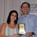 Carolina Abud, diretora Comercial do Palladium, e Rodrigo Galvão, gerente de Produto da CVC na Bahia