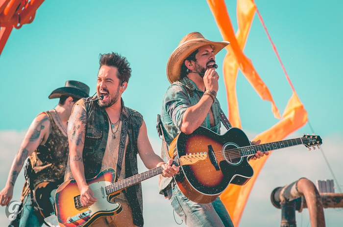 Florida Cup 2018 terá Fan Fest no Universal Orlando Resort 1 Foto: Divulgação (Fernando e Sorocaba, ao lado da Chris Weaver Band, serão umas das atrações da Florida Cup Fan Fest, em 2018)