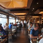 Restaurante buffet fica aberto 20 horas por dia